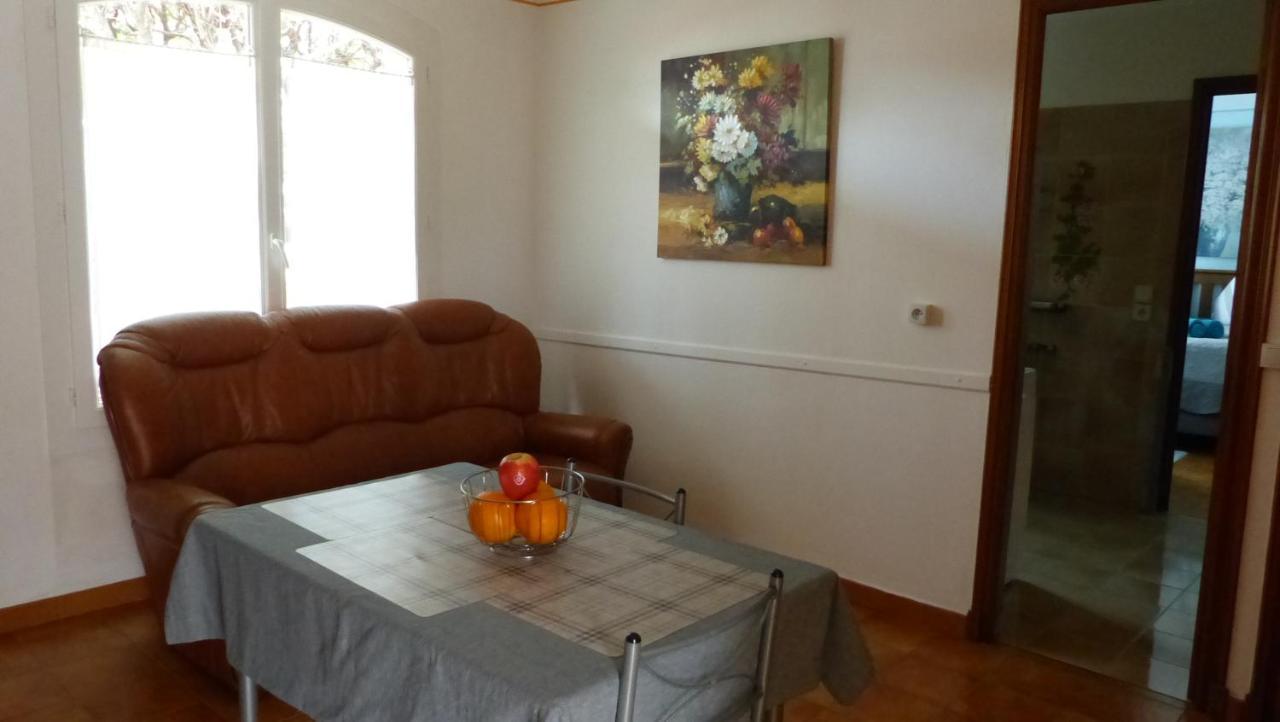 Stade Aime Giral Apartment